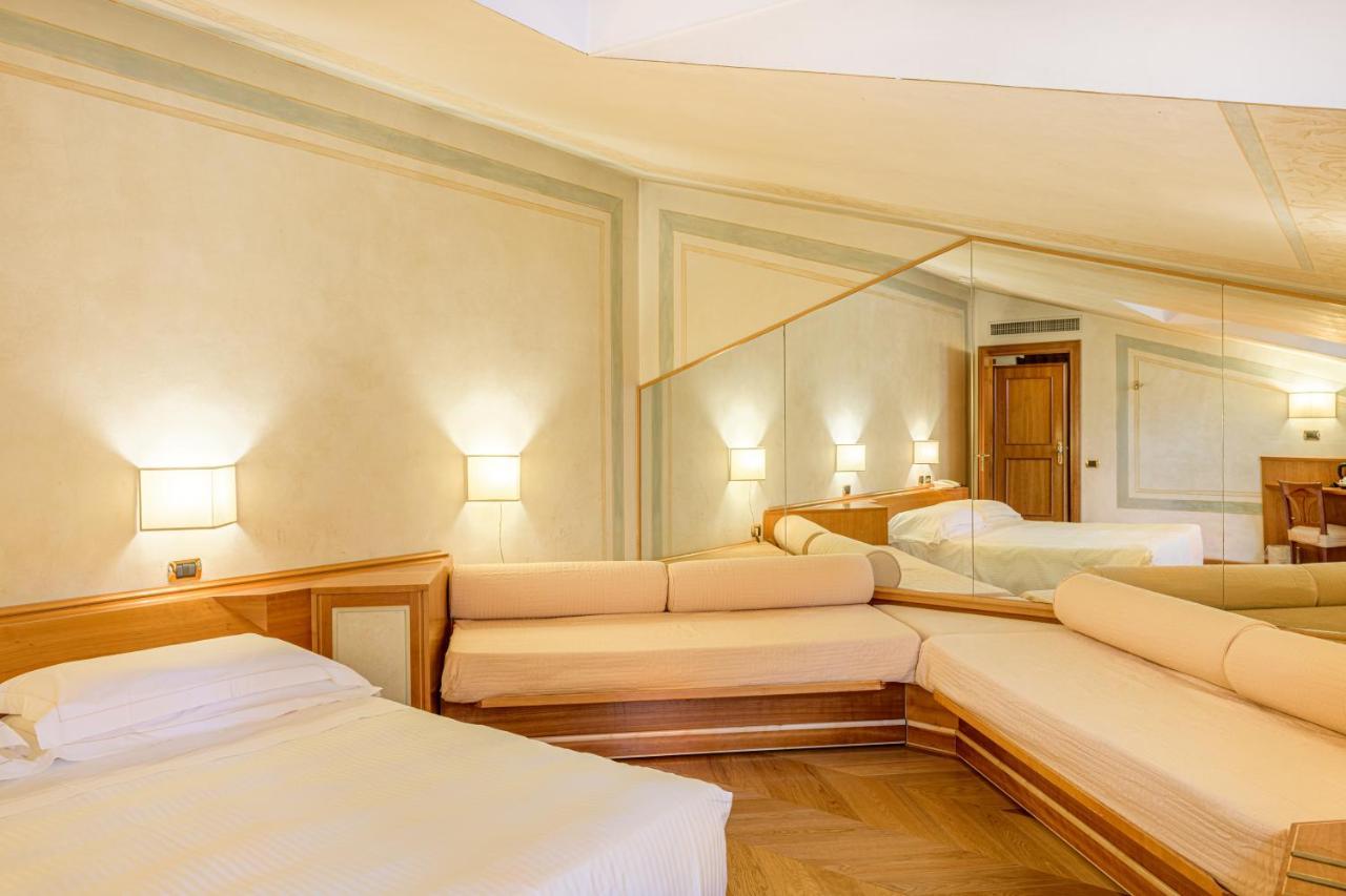 S. Anna Hotel 3*